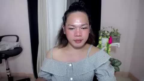 bella_ngo online show from June 20, 2:47 am