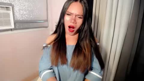 bella_ngo online show from July 17, 11:53 pm