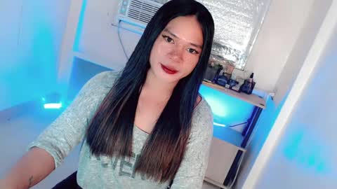 bella_ngo online show from July 22, 7:55 am