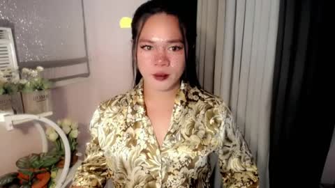 bella_ngo online show from July 28, 4:39 pm
