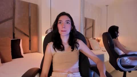 bella_nova__ online show from March 23, 8:35 pm