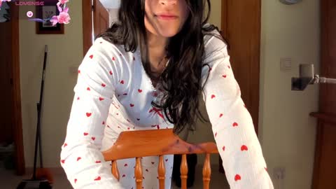 Snapshot of bella_pocahontas3 chatting on January 22, 10:29 am bella_pocahontas3 online show from January 22, 10:29 am