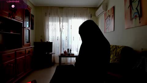 Snapshot of bella_pocahontas3 chatting on February 21, 1:22 pm bella_pocahontas3 online show from February 21, 1:22 pm