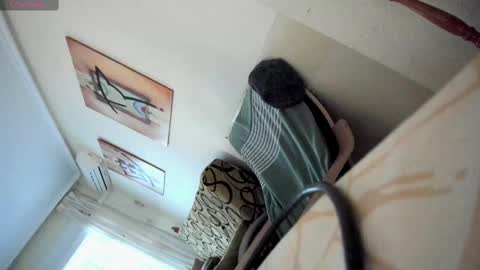 Snapshot of bella_pocahontas3 chatting on February 22, 5:35 pm bella_pocahontas3 online show from February 22, 5:35 pm