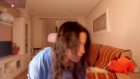 Snapshot of bella_pocahontas3 chatting on October 28, 9:17 pm bella_pocahontas3 online show from October 28, 9:17 pm