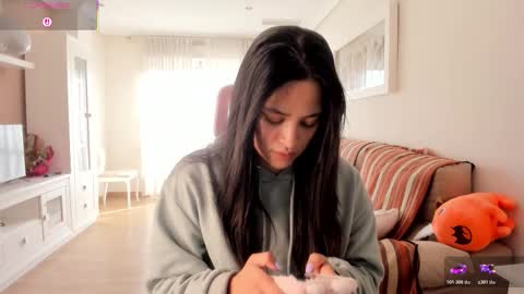 Snapshot of bella_pocahontas3 chatting on November 23, 1:44 pm bella_pocahontas3 online show from November 23, 1:44 pm