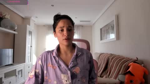 Snapshot of bella_pocahontas3 chatting on November 30, 1:59 pm bella_pocahontas3 online show from November 30, 1:59 pm