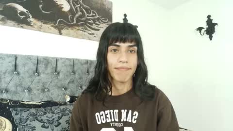 Snapshot of bella_poisonous chatting on March 18, 8:45 pm Bella online show from March 18, 8:45 pm