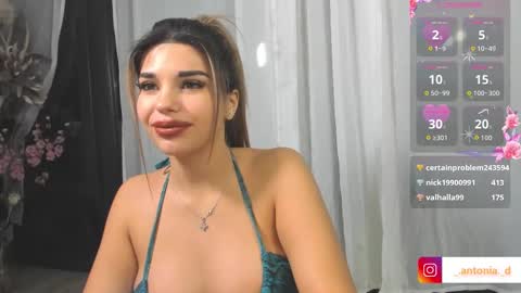 Snapshot of bella_posh chatting on November 6, 4:35 am bella_posh online show from November 6, 4:35 am