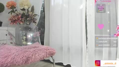 Snapshot of bella_posh chatting on November 10, 6:12 am bella_posh online show from November 10, 6:12 am