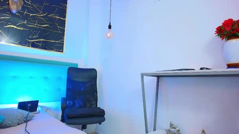     online show from November 9, 8:40 pm