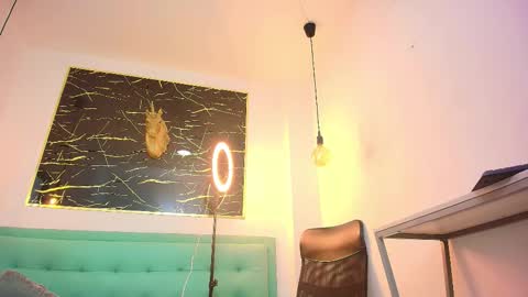     online show from November 23, 9:25 pm