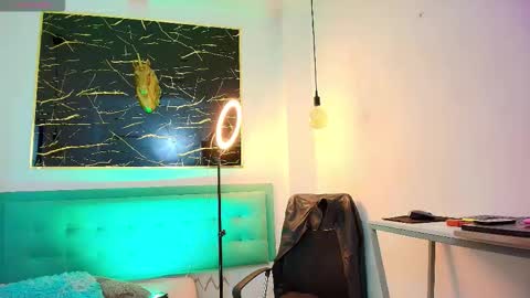     online show from November 26, 8:32 pm