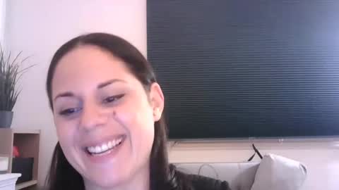 bella_sexy_feet online show from December 14, 5:03 pm