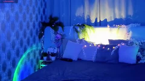 Snapshot of bella_stewartt chatting on November 12, 1:06 am Bella online show from November 12, 1:06 am