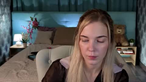 Snapshot of bella_stewartt chatting on November 26, 12:55 am Bella online show from November 26, 12:55 am