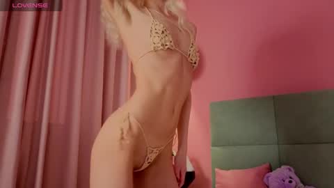 Bella NEW ROOM online show from April 25, 1:19 am