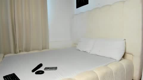 Bella sweetpea online show from July 26, 5:37 am