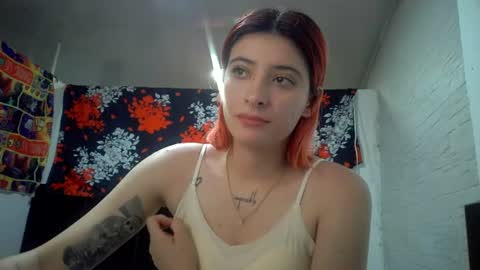 bella_thorne1999 online show from July 17, 1:23 am