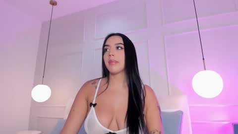  B E L L A   online show from March 14, 8:25 pm