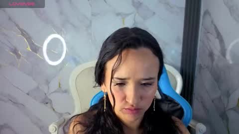 Snapshot of bella_vibes_s chatting on February 11, 12:32 pm Bella online show from February 11, 12:32 pm