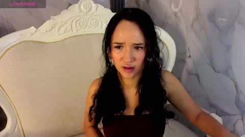 Snapshot of bella_vibes_s chatting on February 14, 12:35 pm Bella online show from February 14, 12:35 pm