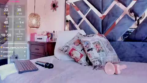 bella_volup online show from July 28, 4:39 pm