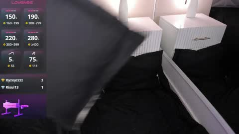 Snapshot of bella_williiams_ chatting on April 1, 1:52 pm Bella online show from April 1, 1:52 pm