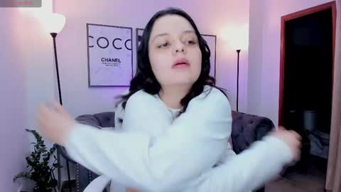  Bella Hadid  online show from February 25, 11:08 am