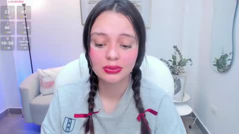 Bella Hadid  online show from February 28, 2:20 pm