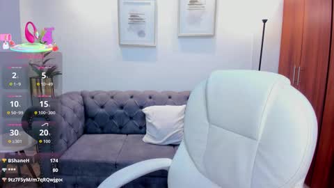  Bella Hadid  online show from September 14, 11:20 am