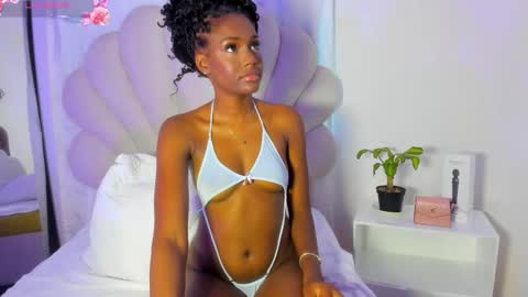 Snapshot of bellaadajud chatting on January 14, 10:36 pm Bella Dajud online show from January 14, 10:36 pm