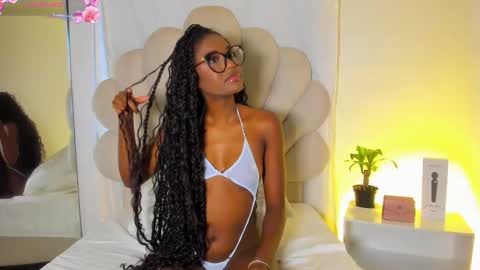 Snapshot of bellaadajud chatting on February 1, 10:41 pm Bella Dajud online show from February 1, 10:41 pm