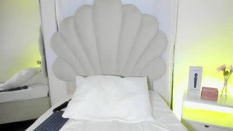 Snapshot of bellaadajud chatting on March 25, 11:55 pm Bella Dajud online show from March 25, 11:55 pm