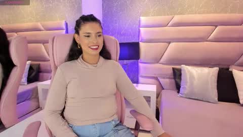 bellaagrace online show from January 14, 4:18 am