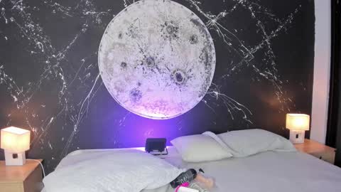 bellaastorm online show from October 1, 6:08 am