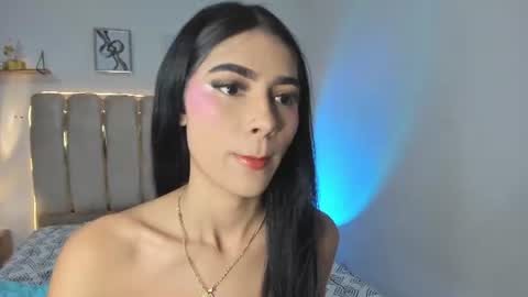 bellaastorm online show from June 19, 2:38 am
