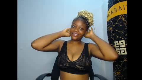 Snapshot of bellababy7 chatting on April 23, 6:54 pm bella online show from April 23, 6:54 pm