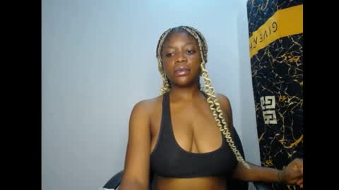 Snapshot of bellababy7 chatting on April 30, 8:57 pm bella online show from April 30, 8:57 pm