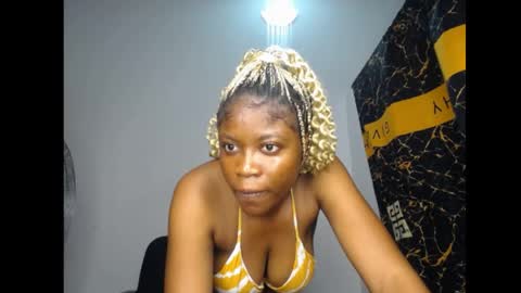 Snapshot of bellababy7 chatting on May 20, 5:52 pm bella online show from May 20, 5:52 pm