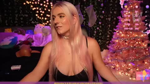 Snapshot of bellabearts chatting on December 29, 1:56 am Bellalunabear trans JadePlant Cis online show from December 29, 1:56 am