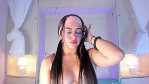  Bella  online show from June 13, 8:51 pm