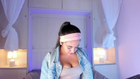 Bella  online show from June 14, 2:24 am