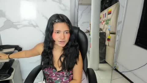 Snapshot of bellacandyss chatting on June 14, 3:03 pm bellacandyss online show from June 14, 3:03 pm