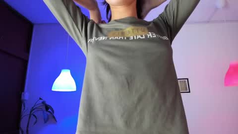 Snapshot of belladonaa_ chatting on May 24, 6:35 pm Belladona online show from May 24, 6:35 pm