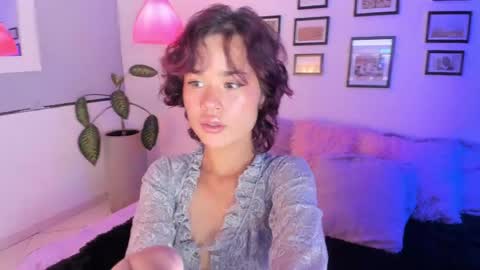 Snapshot of belladonaa_ chatting on June 1, 8:43 pm Belladona online show from June 1, 8:43 pm