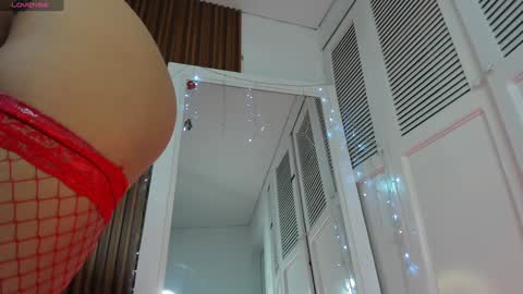 belladuboiss_ online show from December 11, 4:20 pm