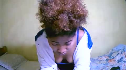 bellaena online show from October 11, 12:10 am