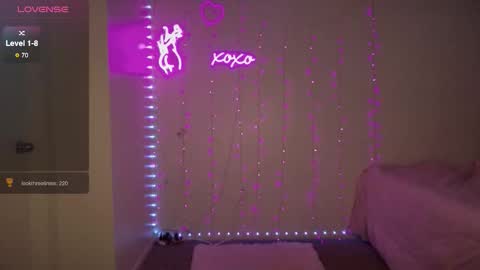 Snapshot of bellamonroee chatting on March 31, 4:24 am Bella Monroe online show from March 31, 4:24 am