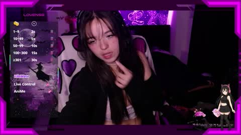 Bella Monteluna online show from December 4, 11:02 pm